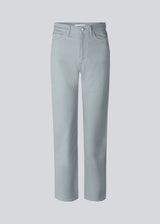 Jeans in a dyed organic cotton denim in the color Dusk. AmeliaMD jeans have a high waist, five pockets and straight, wide legs. Zip fly and button.
