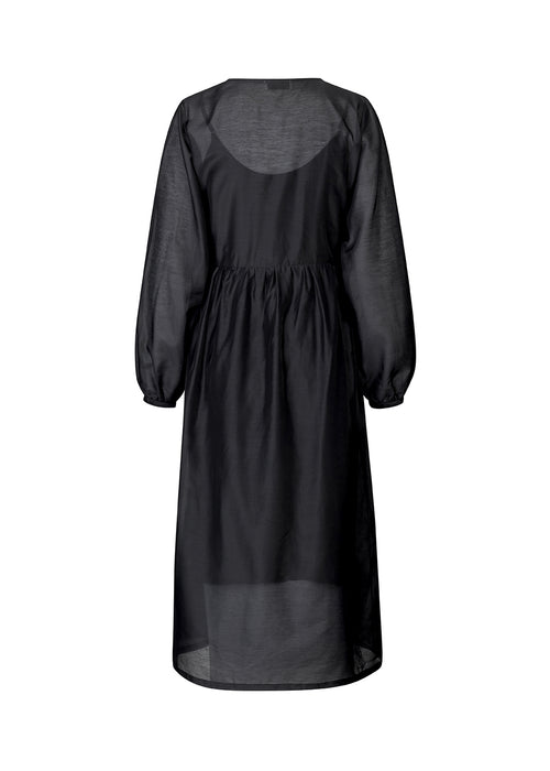 Midi dress in an airy linen quality that is slightly see-through. AmoraMD dress has long balloon sleeves, v-neckline and wrap-effect with tiebelt. Slip dress is included.