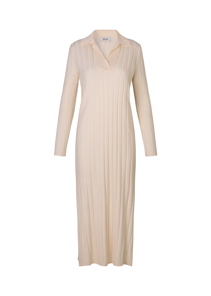Midi dress in beige in rib knit in a figure-hugging fit with long sleeves and slits in both sides. AveryMD dress has a v-neckline and collar in narrow rib.