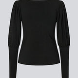 Fitted top in black with long sleeves in a knitted quality. BilgeMD top has a heart-shaped neckline and long sleeves with puff detail and a tight-fit detail.