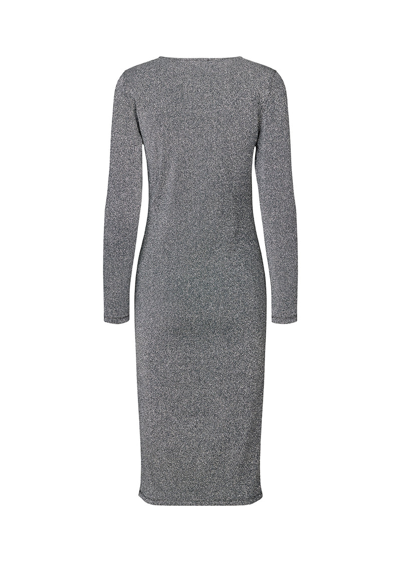 Festive tightfitted dress in a knee length. BirkeMD dress has a heartshaped neckline and long sleeves.