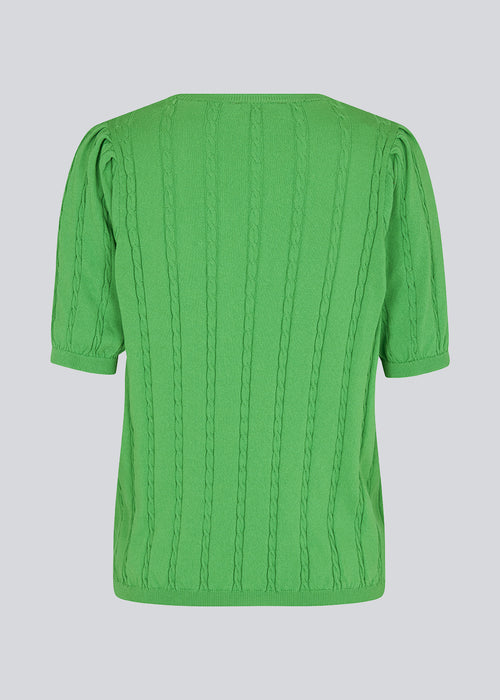 Short sleeved jumper in green in cable knit with a round neck and puff sleeves. CarltonMD o-neck has a slim and stretchy shape.
