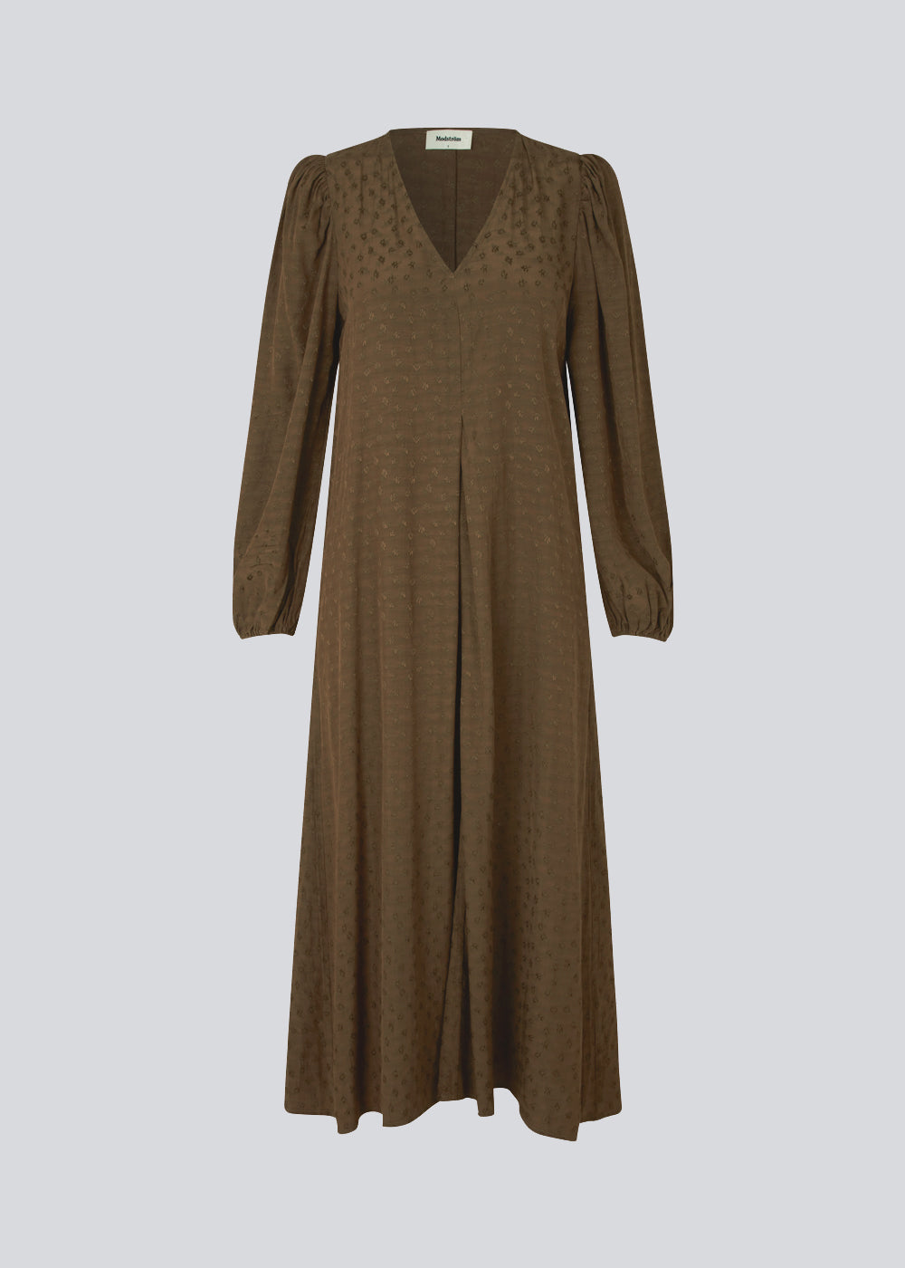 Long dress with long puff sleeves in a shiny satin with a pattern. CarmelMD dress is detailed by a deep v-neck and pleat for extra width in the skirt.