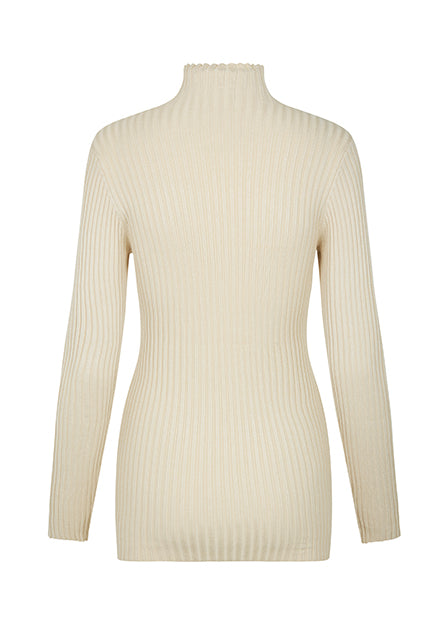 Slim fitted long-sleeved top in the color Summer Sand in a stretchy rib knit with a high neck. Made from more responsible materials.