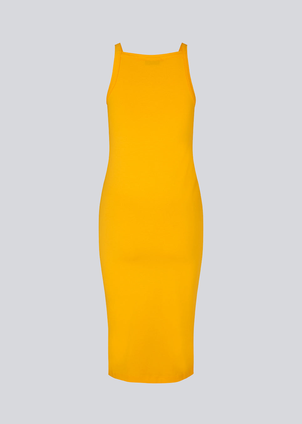 Tight fitted basic yellow dress in organic cotton jersey. DaeMD dress is sleeveless with a high and straight neckline. The dress cuts below the knees. The model is 177 cm and wears a size S/36.