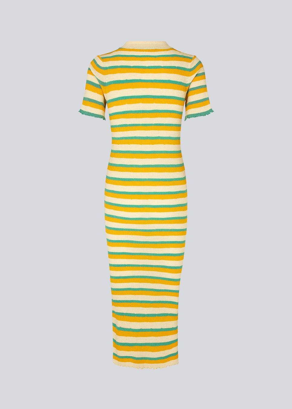  Tight fit long dress in a stretchy quality with stripes. DorisMD dress features a polo collar with buttons, short sleeves, and lettuce hems. The model is 177 cm and wears a size S/36.