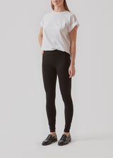 Leggings in a nice and comfortable quality from Modström. Kendis Black is a responsible choice and one of our bestsellers.