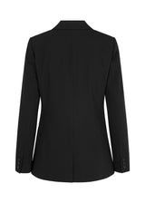 Classic fitted blazer. The Kendrick blazer is closed at the front with a single button and has front pockets. Kendrick Blazer in Black is a Modström Bestseller and a must-have black Blazer as a basic styles in your waredrobe.