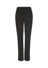 Oasis pants features slightly flared legs and is cut from a soft quality with an elasticated waist for a comfortable fit. The pants are designed with with a ruffled trim, that adds detail to the style. 