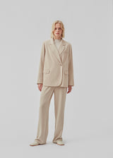 Pants in a simple design with wide legs. Perry pants have pockets at side seam and an elasticated waistline for a comfortable fit. The model is 173 cm and wears a size S/36.  Buy a matching blazer to complete the look: PerryMD blazer.