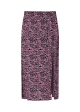 Mid-length skirt in purple with a high slit in front. RaidaMD print skirt is designed with an elasticated waist and a relaxed silhouette. The model is 173 cm and wears a size S/36