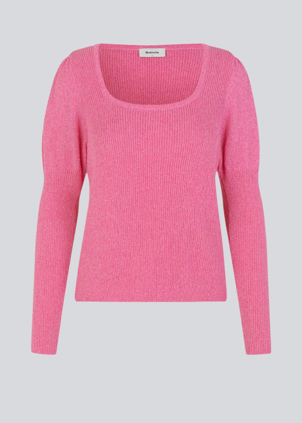 Rib structured sweater with a wide neckline in a cotton material. The sleeves are long and slim-fitted with volume at the shoulders. The model is 173 cm and wears a size S/36