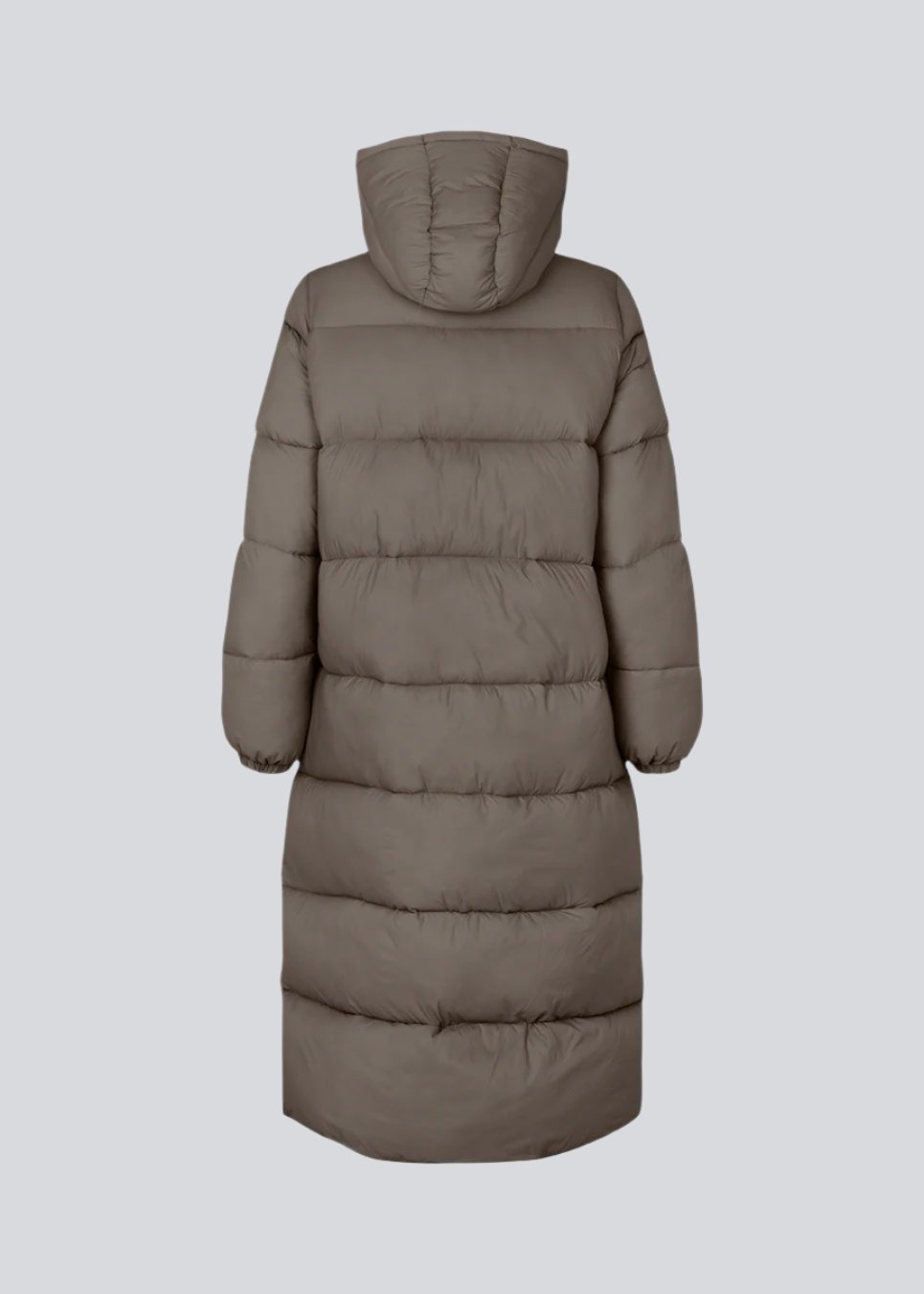 Knee-length coat in padded nylon. StellaMD long coat has a relaxed shape with long sleeves, hood and high-standing collar. Two-way zipper, adjustable hood and discreet side pockets.