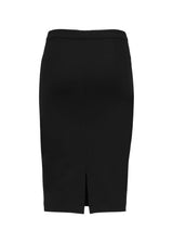 Simple, stylish and a must-have tight skirt. Tanny skirt is knee length and has a small slit at the back. The stretchable material creates a perfect fit. The model is 174 cm and wears a size S/36