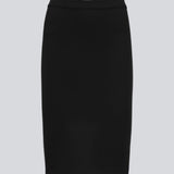 Simple, stylish and a must-have tight skirt. Tanny skirt is knee length and has a small slit at the back. The stretchable material creates a perfect fit. The model is 174 cm and wears a size S/36