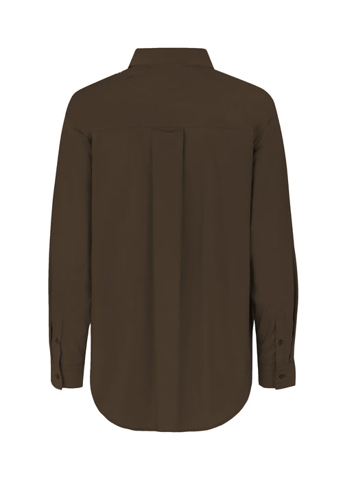 Airy shirt in brown in organic cotton poplin. TapirMD shirt has a collar and buttons in front, with an open chest pocket. Dropped shoulders and long sleeves with cuff and button. Embroidered logo in front.