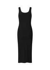 Nice and classic basic dress with wide straps and a tight, long fit. Tulla x-long is a musthave in any wardrobe.