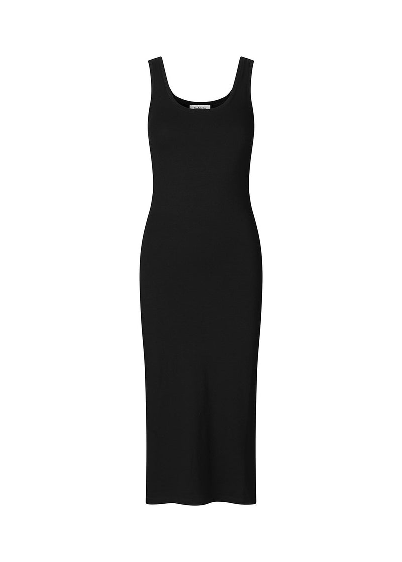 Nice and classic basic dress with wide straps and a tight, long fit. Tulla x-long is a musthave in any wardrobe.